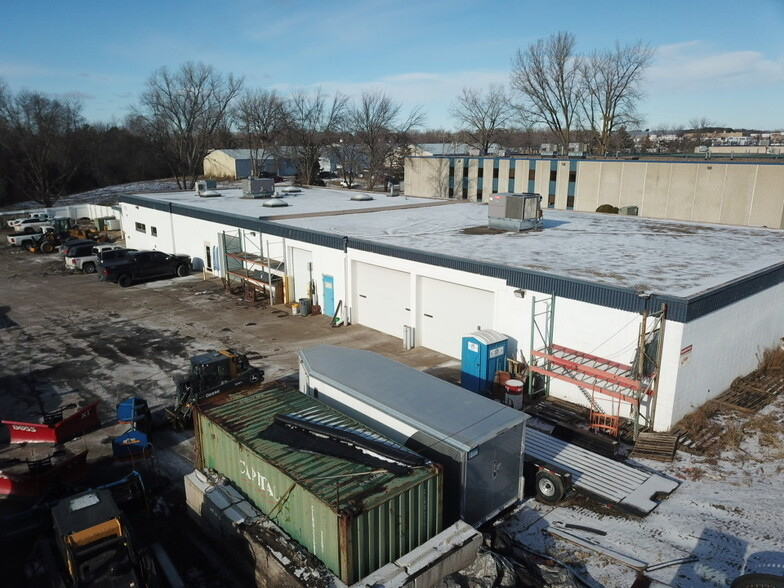 3250 Fanum Rd, Vadnais Heights, MN à louer - Photo de l’immeuble – Image 3 sur 7