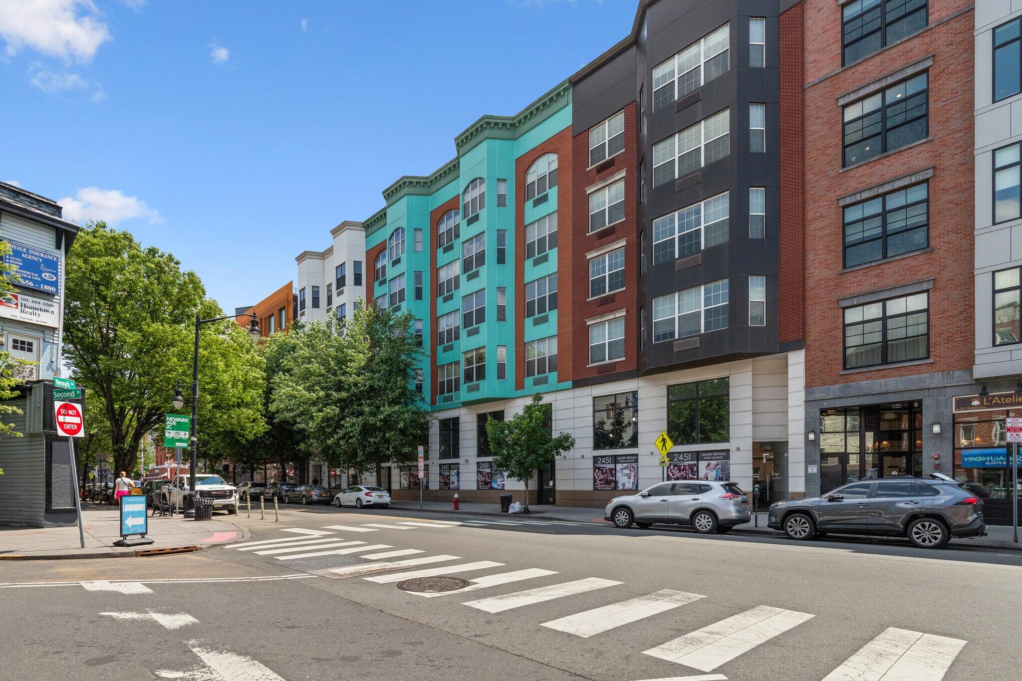 245 Newark Ave, Jersey City, NJ à louer Photo de l’immeuble– Image 1 sur 18