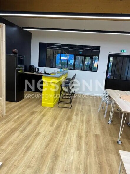 Local commercial dans Plescop à louer - Photo intérieure – Image 2 sur 3