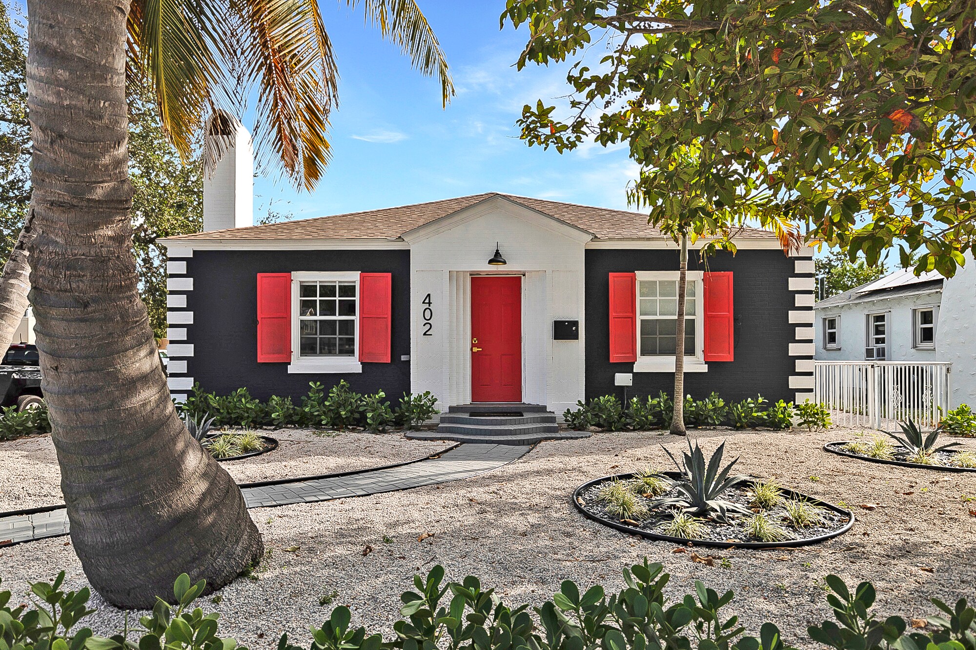 402 Ocean Breeze, Lake Worth Beach, FL à vendre Photo principale– Image 1 sur 61