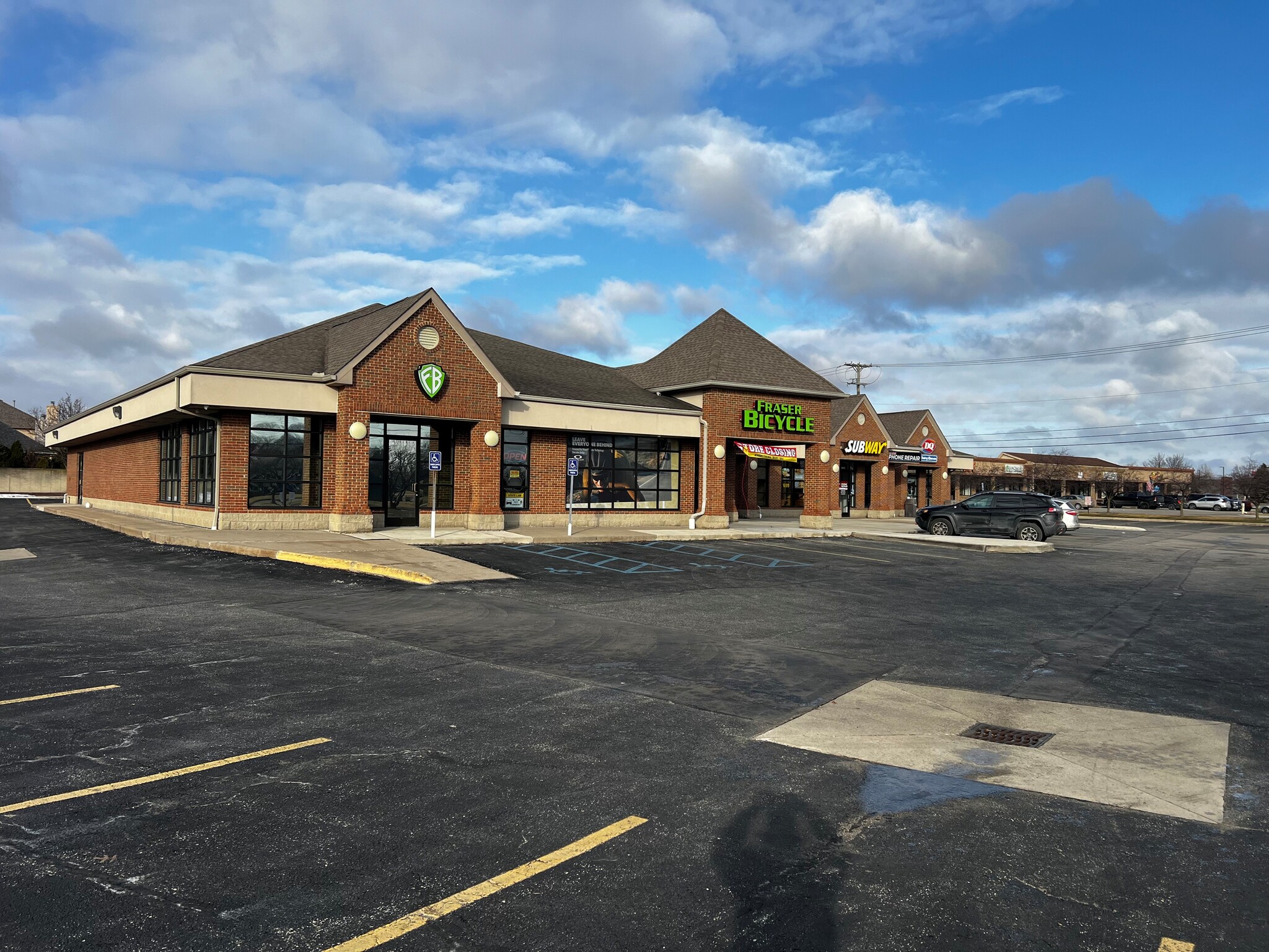34501-34517 Utica Rd, Fraser, MI à louer Photo de l’immeuble– Image 1 sur 8