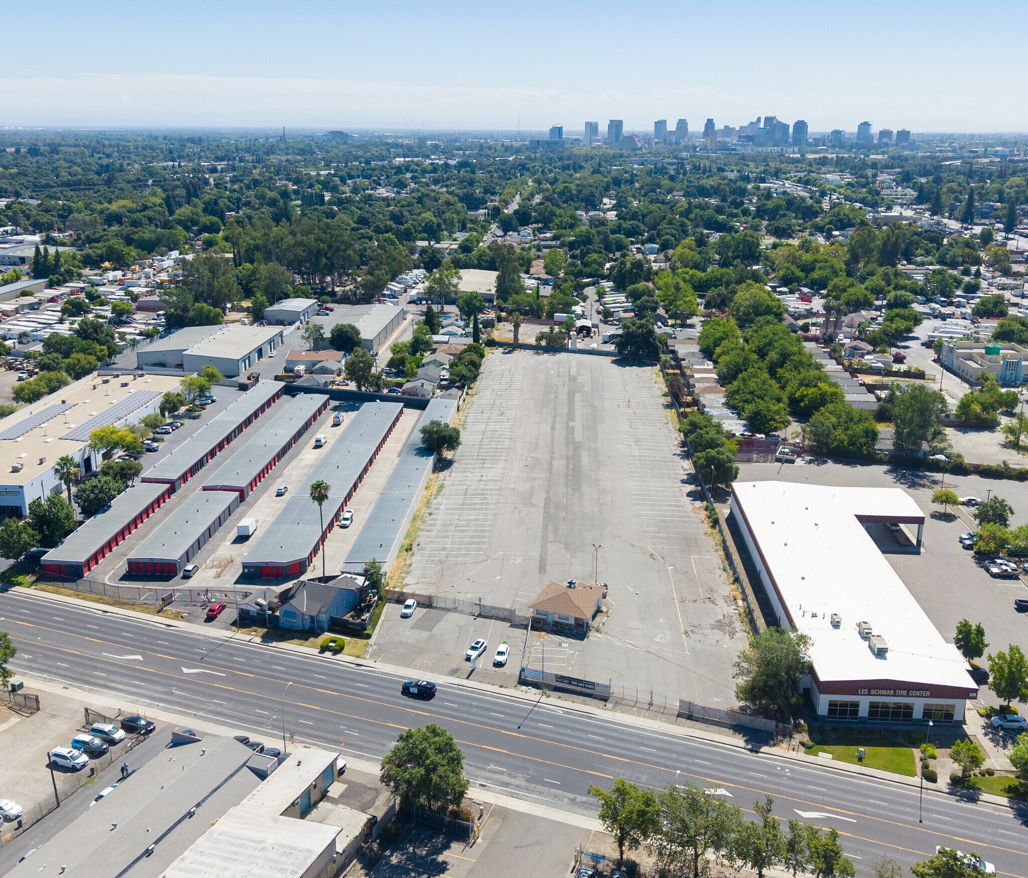 601 Harbor Blvd, West Sacramento, CA à louer Photo principale– Image 1 sur 4