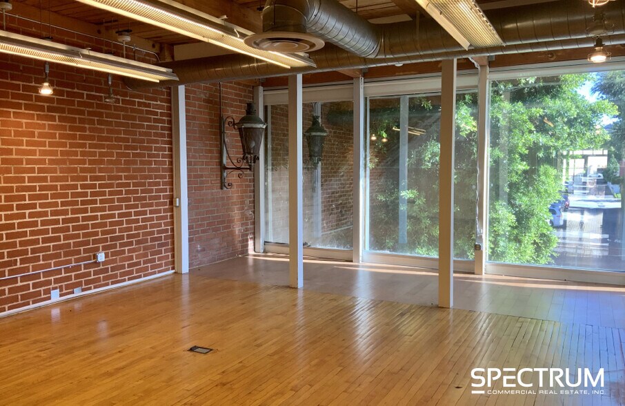 15422 Ventura Blvd, Sherman Oaks, CA à louer - Photo intérieure – Image 2 sur 8