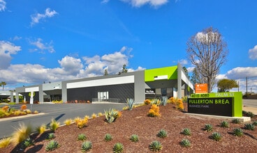 4060 N Palm St, Fullerton, CA à louer Photo intérieure– Image 2 sur 14