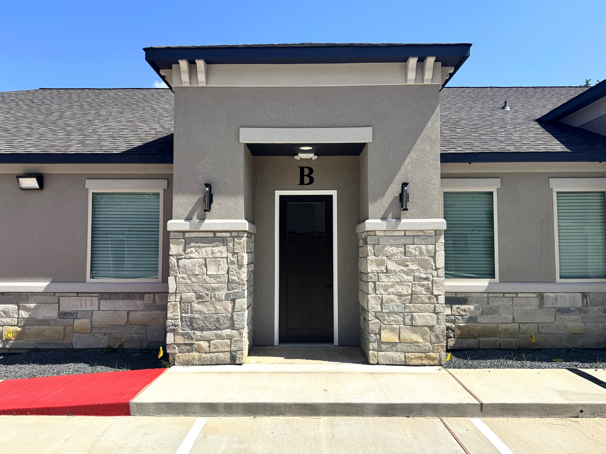 12410 Spring Cypress Rd, Tomball, TX à louer Photo de l’immeuble– Image 1 sur 19