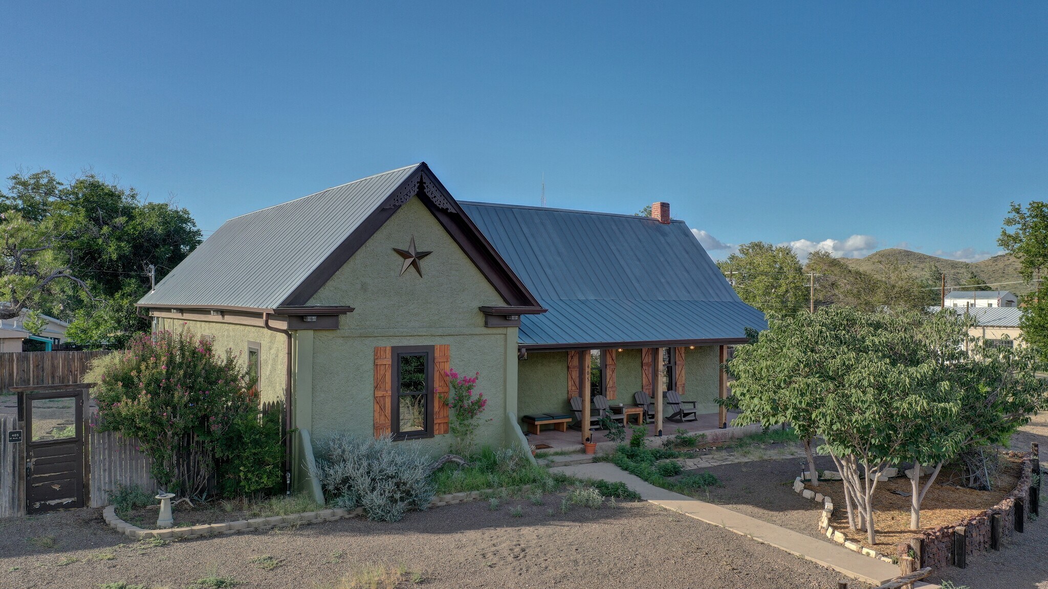405 W Avenue E, Alpine, TX à vendre Photo de l’immeuble– Image 1 sur 45