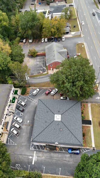 4651 Roswell Rd NE, Atlanta, GA à louer - Vidéo sur l’annonce professionnelle – Image 2 sur 44