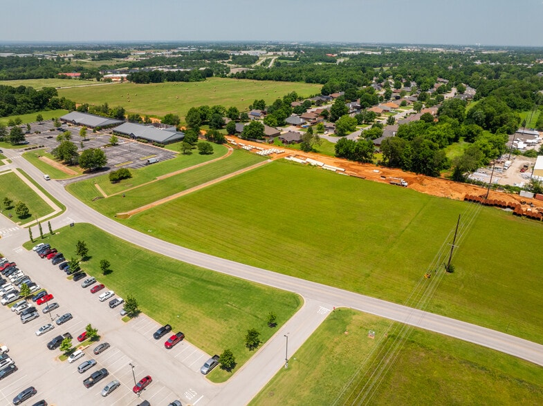 JB Hunt Corporate Dr, Lowell, AR à vendre - Photo de l’immeuble – Image 1 sur 2