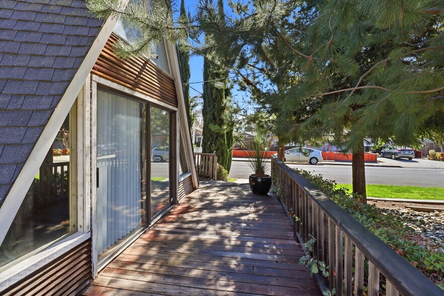 702 Minnesota Ave, San Jose, CA à vendre - Photo de l’immeuble – Image 3 sur 13