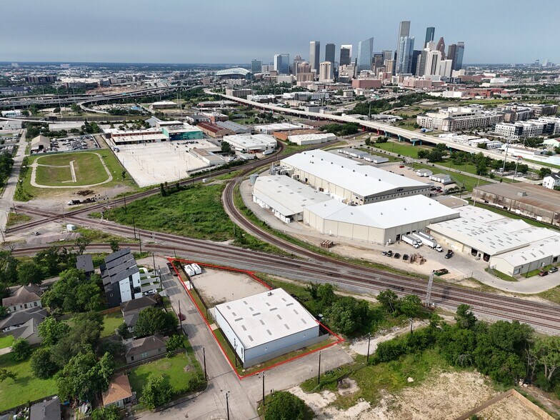 2219 Brooks St, Houston, TX à louer - Photo de l’immeuble – Image 3 sur 21