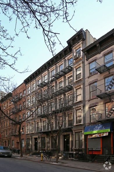 358 W 47th St, New York, NY à louer - Photo principale – Image 1 sur 12