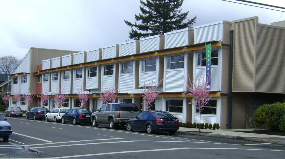 2105 NE Cesar E Chavez Blvd, Portland, OR à louer - Photo de l’immeuble – Image 2 sur 17