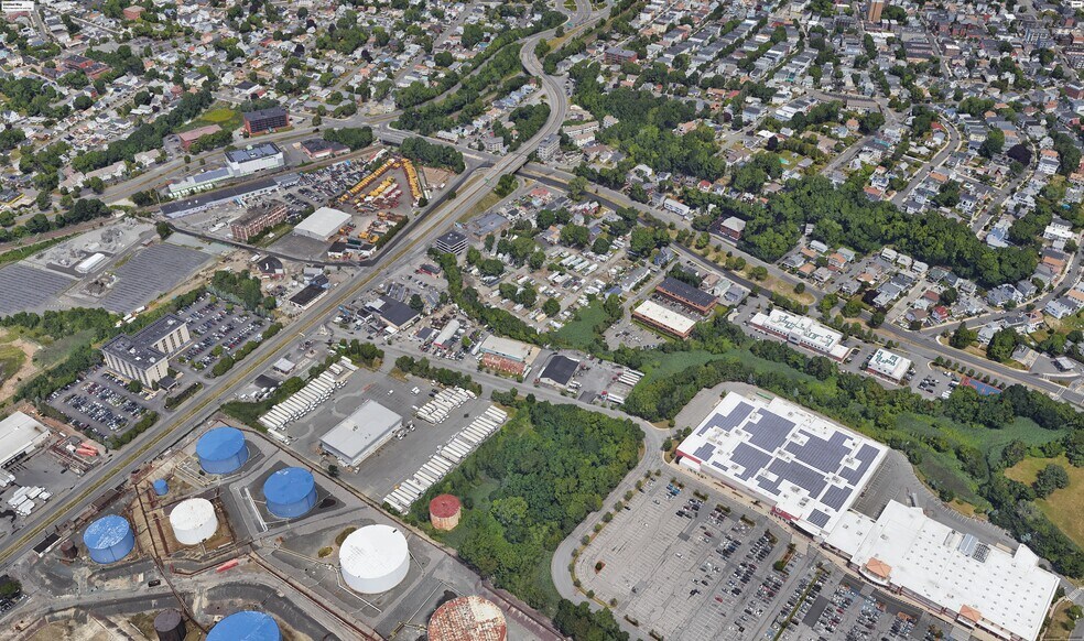 20 Furlong Dr, Revere, MA à vendre - Photo principale – Image 1 sur 1