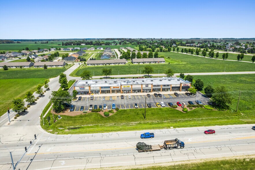 265 Peace Rd, Sycamore, IL à vendre - Photo de l’immeuble – Image 3 sur 8