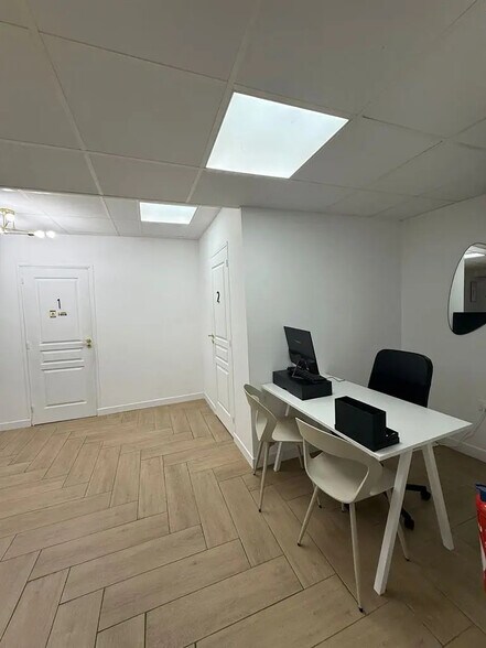 Local commercial dans Rosny-sous-Bois à louer - Photo de l’immeuble – Image 3 sur 9