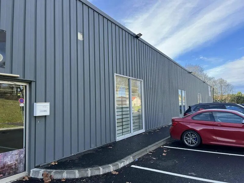 Local commercial dans Couilly-Pont-aux-Dames à louer Photo de l’immeuble– Image 1 sur 7