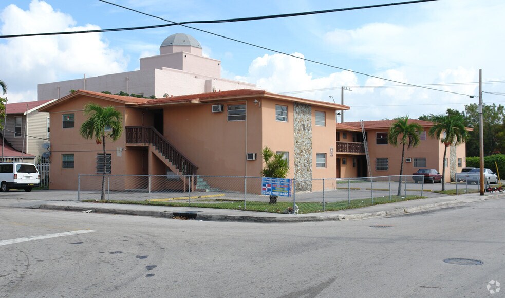 1701 SW 3rd St, Miami, FL à vendre - Photo de l’immeuble – Image 2 sur 2