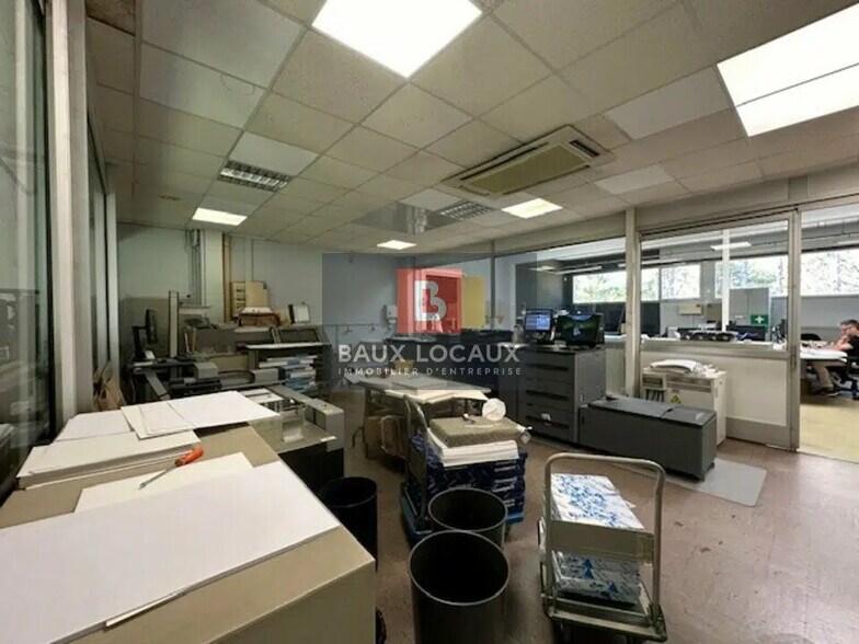 Local d’activités dans Cavaillon à louer - Photo de l’immeuble – Image 2 sur 12