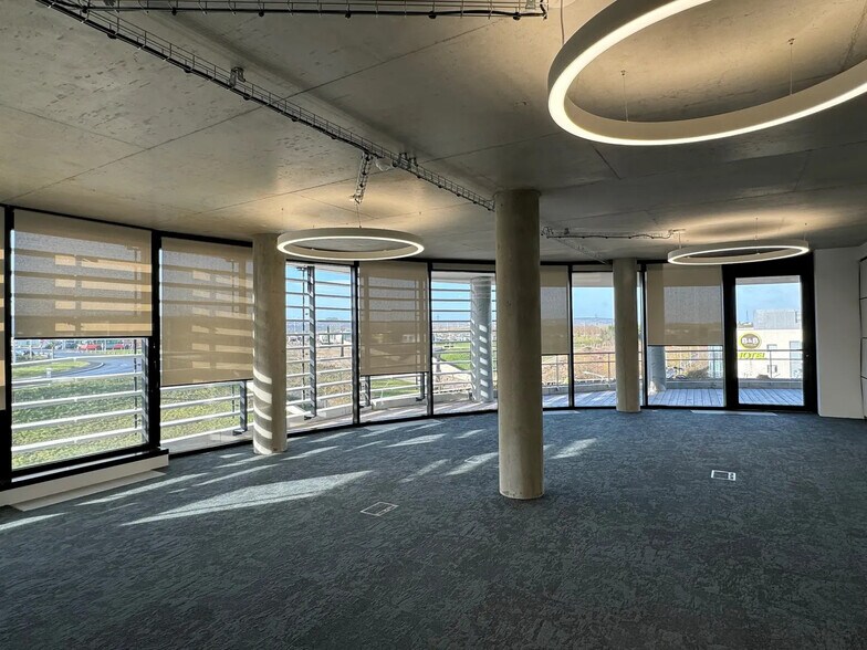 Bureau dans Reims à louer - Photo de l’immeuble – Image 1 sur 3