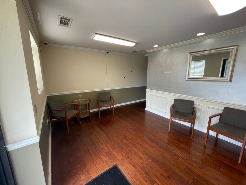 2148 Ross Rd, Snellville, GA à vendre - Hall d’entrée – Image 2 sur 25