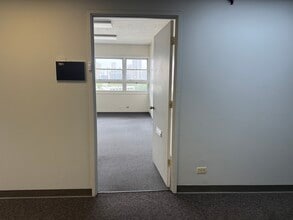 307 Lewers St, Honolulu, HI à louer Photo intérieure– Image 1 sur 10