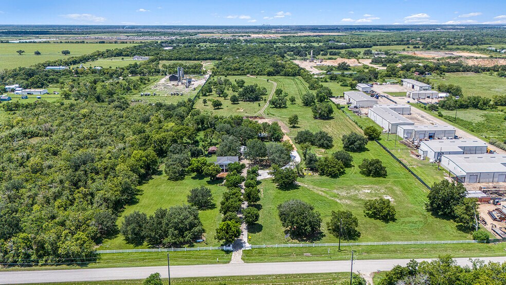 7710 Iowa Colony Blvd, Rosharon, TX à vendre - Photo de l’immeuble – Image 2 sur 37