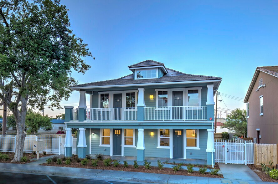 1702 L St, Fresno, CA à vendre - Photo de l’immeuble – Image 2 sur 7