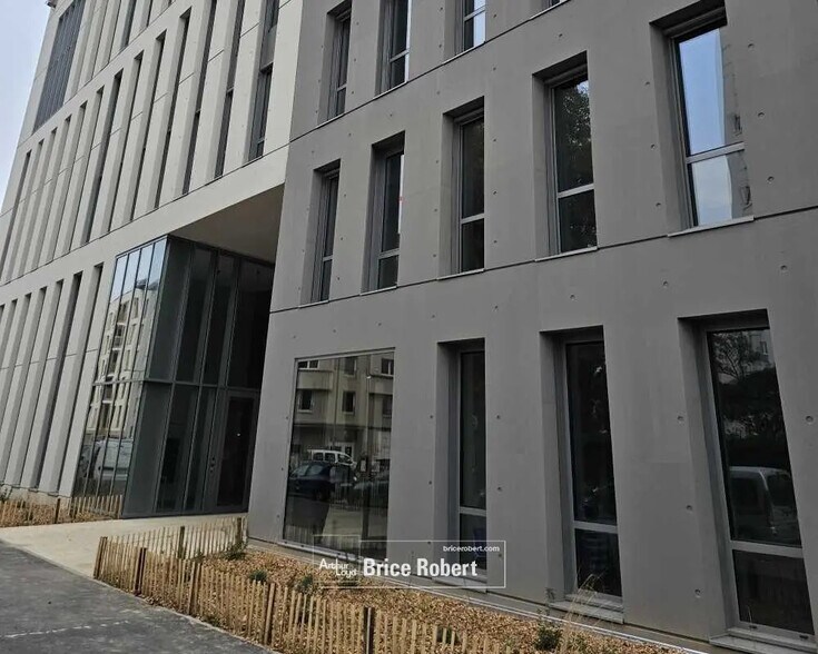 Bureau dans Villeurbanne à louer - Photo de l’immeuble – Image 3 sur 18