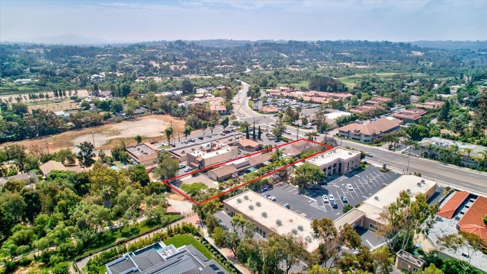 2232 Encinitas Blvd, Encinitas, CA à vendre - Photo de l’immeuble – Image 2 sur 13