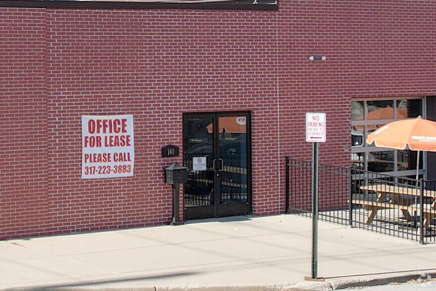 140 S College Ave, Indianapolis, IN à louer - Photo de l’immeuble – Image 2 sur 11