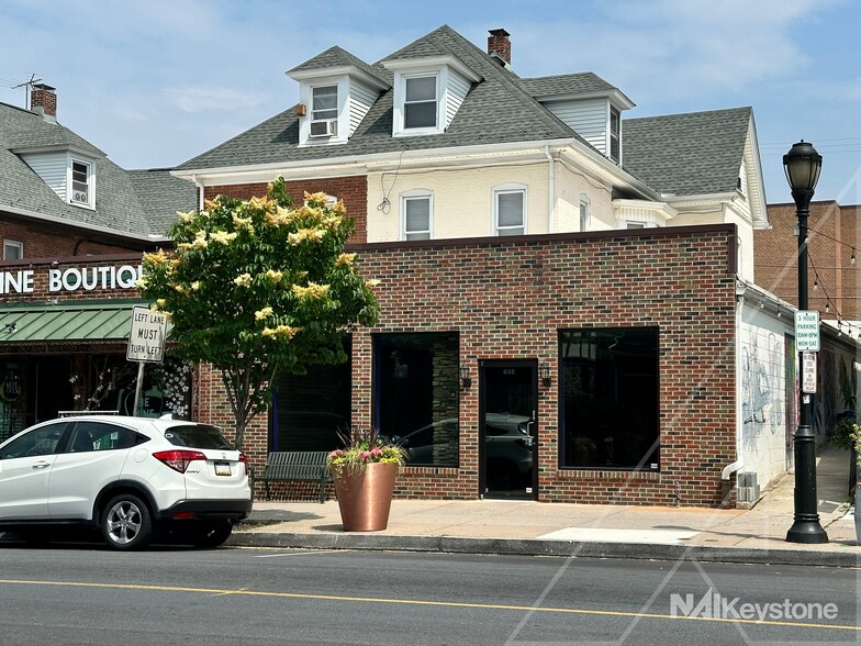 635 Penn Ave, West Reading, PA à vendre - Photo de l’immeuble – Image 2 sur 19