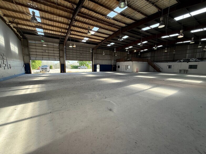 1505 Brittmoore Rd, Houston, TX à louer - Photo de l’immeuble – Image 1 sur 8
