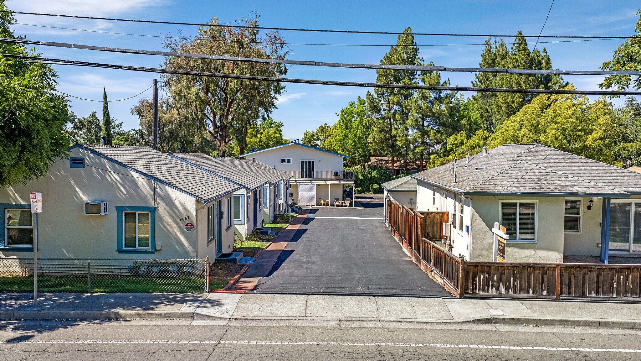 4041-4067 Vineyard Ave, Pleasanton, CA à vendre Photo de l’immeuble– Image 1 sur 33