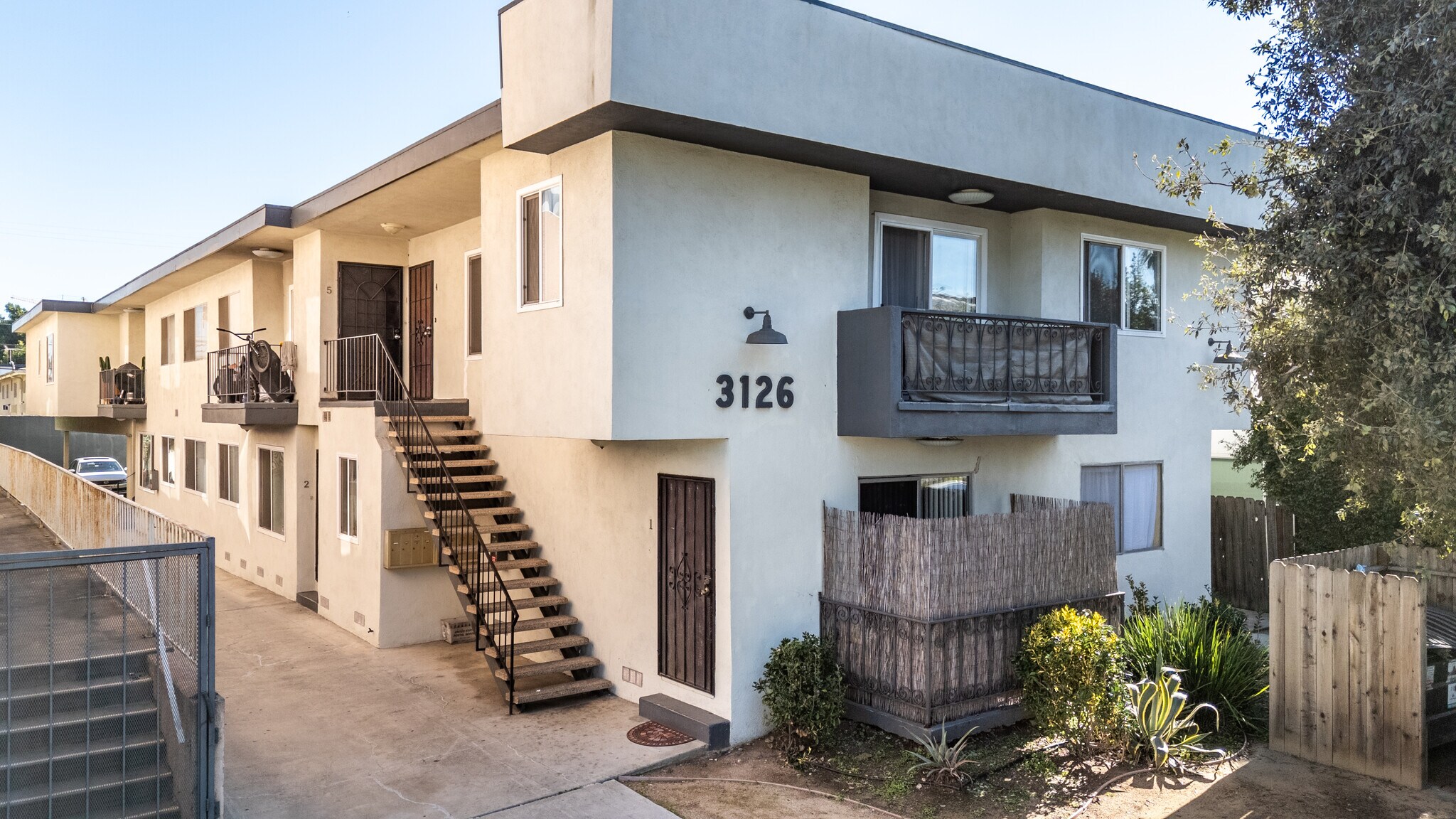 3126 S Canfield Ave, Los Angeles, CA à vendre Photo principale– Image 1 sur 9