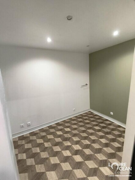 Local commercial dans Nantes à louer - Photo de l’immeuble – Image 3 sur 8