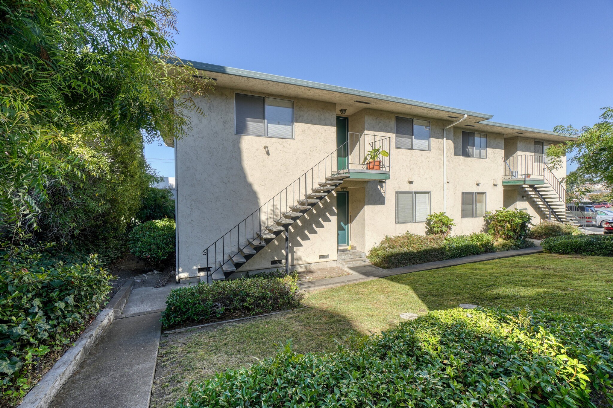 16294-16298 Foothill Blvd, San Leandro, CA à vendre Photo de l’immeuble– Image 1 sur 12