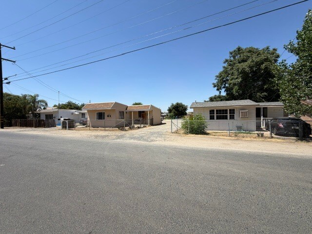 844 E River Ave, Porterville, CA à vendre - Photo de l’immeuble – Image 1 sur 6