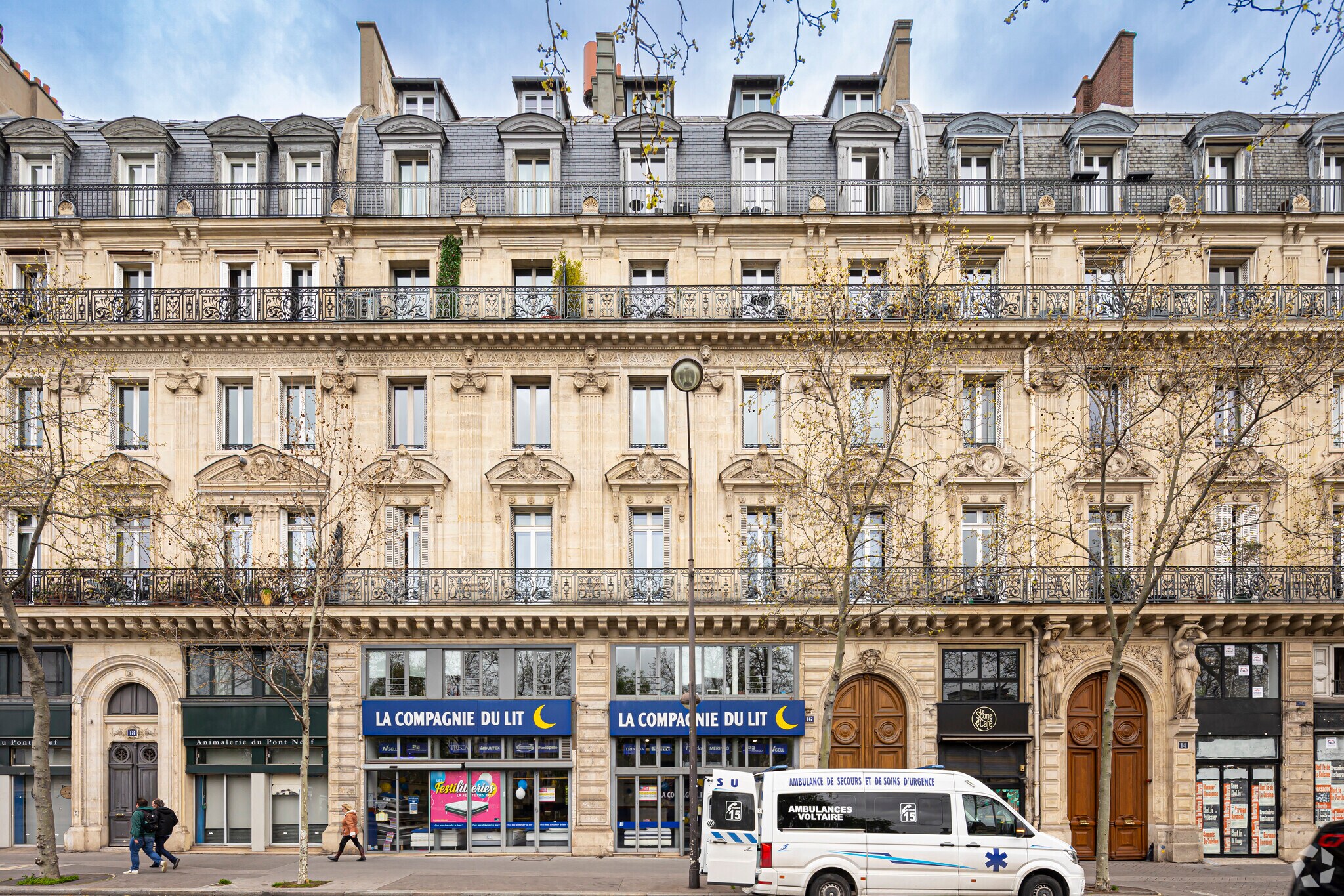 Bureau dans Paris à louer Photo principale– Image 1 sur 5