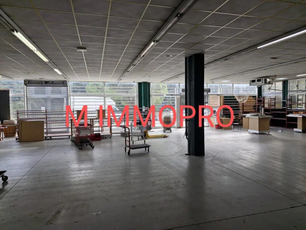 Local commercial dans Vallauris à louer Photo intérieure– Image 1 sur 10