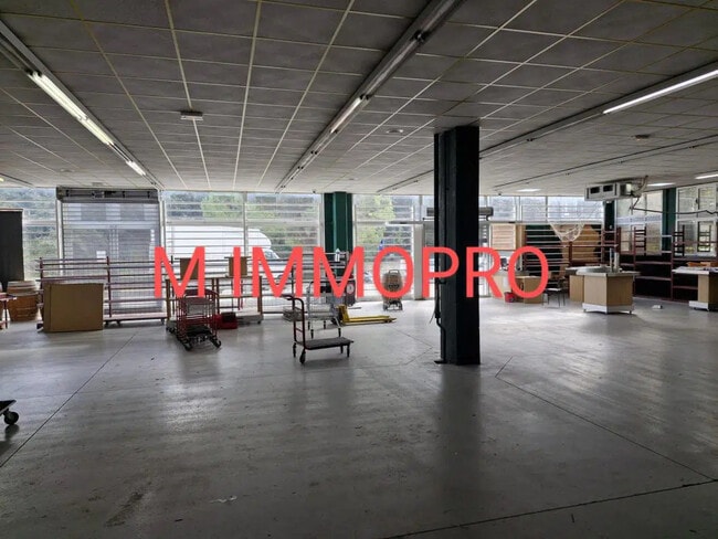 Plus de détails pour Local commercial à louer