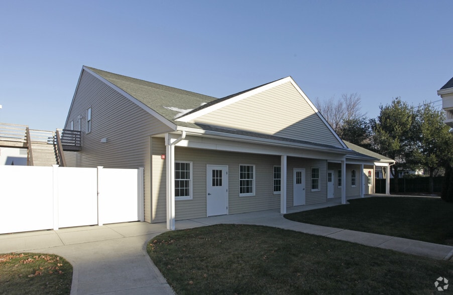 1116 Main Rd, Riverhead, NY à louer - Photo principale – Image 3 sur 10