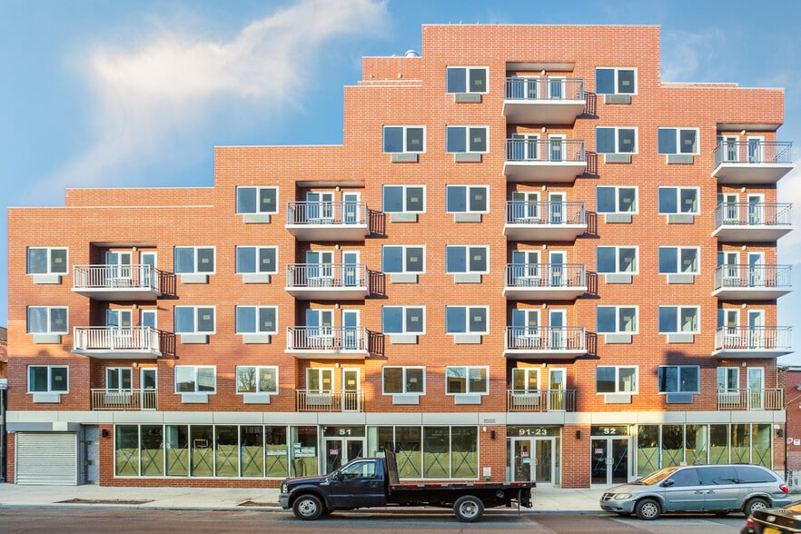 91-23 Corona Ave, Flushing, NY à vendre - Photo de l’immeuble – Image 3 sur 13