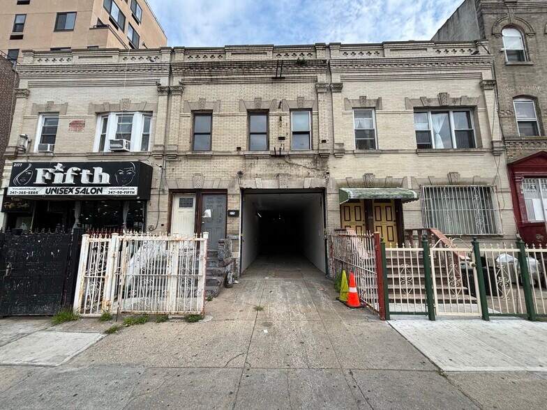 2179 Clarendon Rd, Brooklyn, NY à vendre - Photo de l’immeuble – Image 3 sur 8
