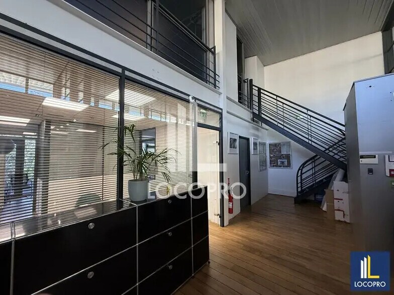 Bureau dans Valbonne à louer - Photo de l’immeuble – Image 3 sur 11