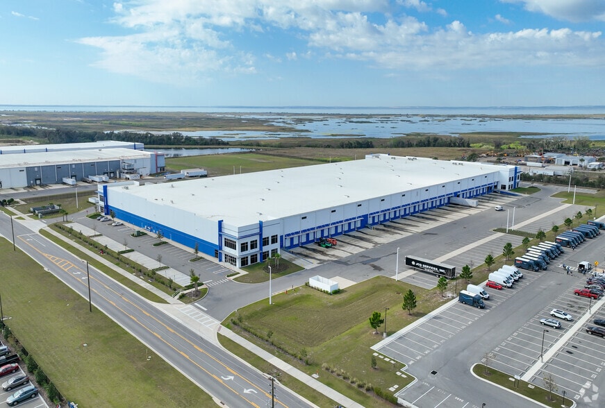 3040 Shelby Industrial Dr, Apopka, FL à louer - Aérien – Image 2 sur 9