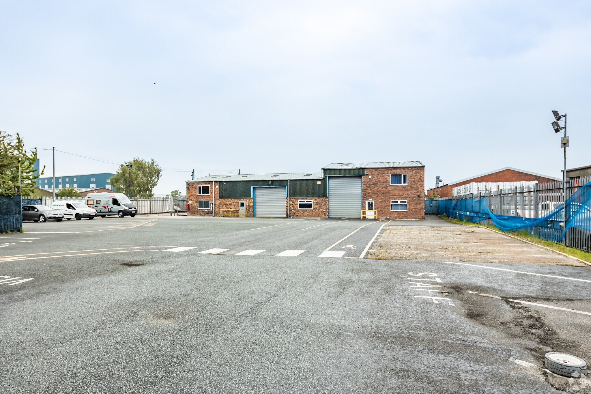 Manor Ln, Deeside à louer Photo principale– Image 1 sur 3