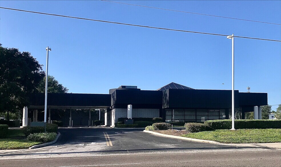 5401 W Waters Ave, Tampa, FL à vendre - Photo de l’immeuble – Image 2 sur 4