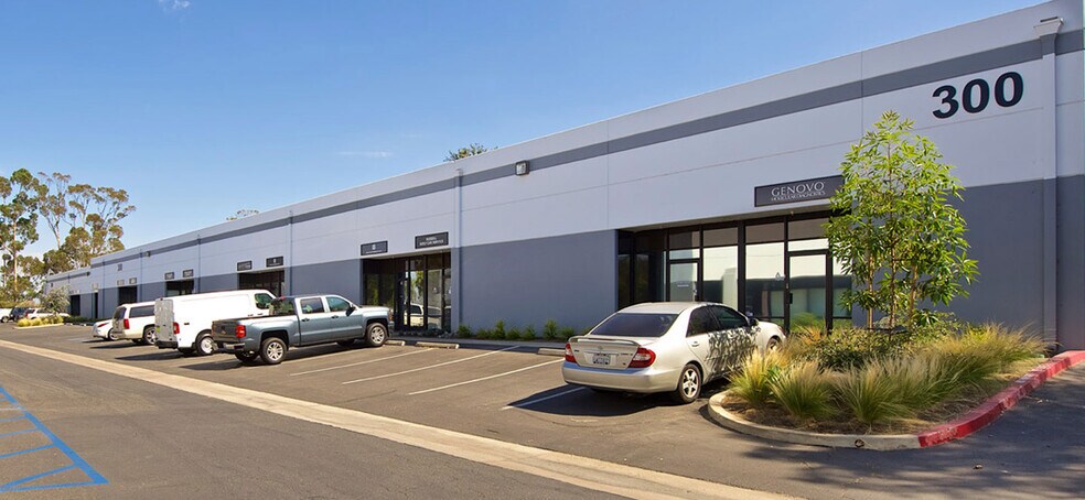 302 Enterprise St, Escondido, CA à louer - Photo de l’immeuble – Image 2 sur 3