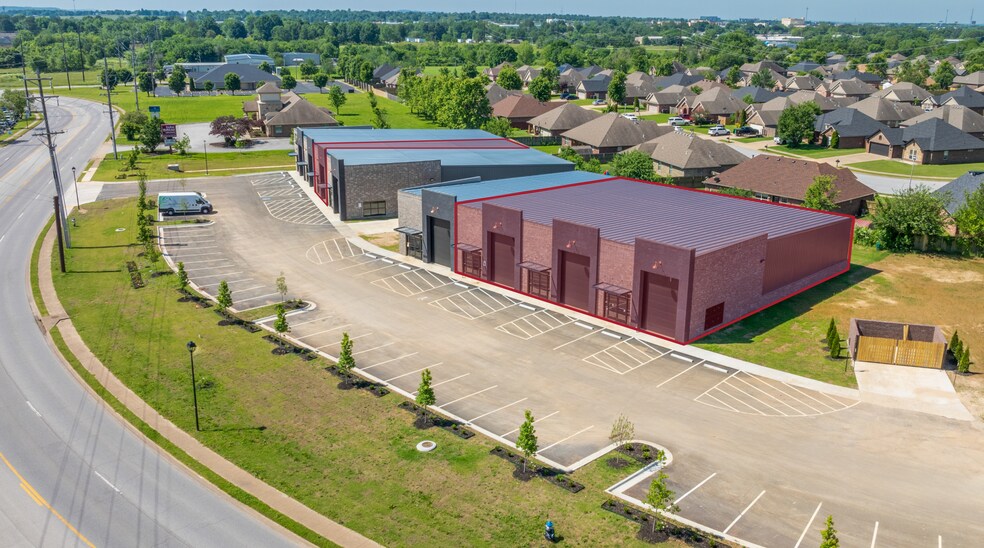 682-778 White Rd, Springdale, AR à louer - Photo de l’immeuble – Image 2 sur 8