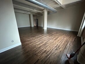 817 Main St, Cincinnati, OH à louer Photo intérieure– Image 2 sur 4